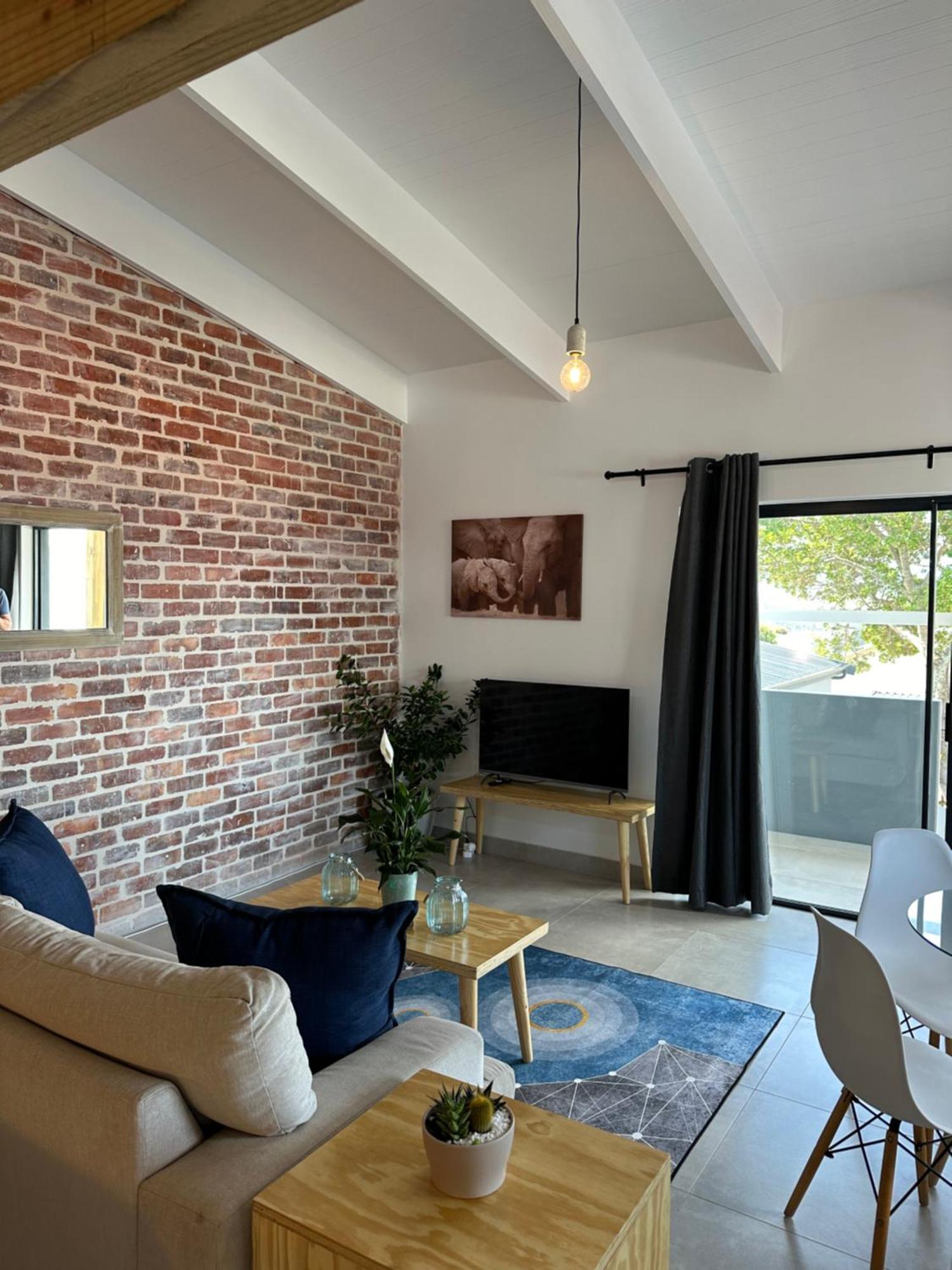 Modern Apartments Downtown Plettenberg Bay Bagian luar foto